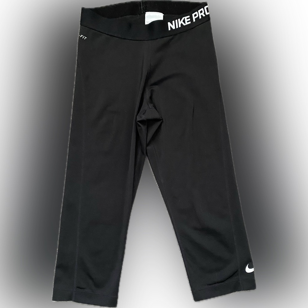 Nike PRO DRI-FIT Capri Leggings - Size Small